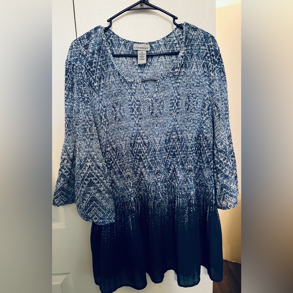 Catherine’s 2X or 22/24 blue and white pleated blouse